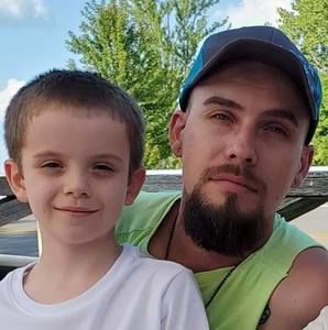 Meet your Posher, Dustin